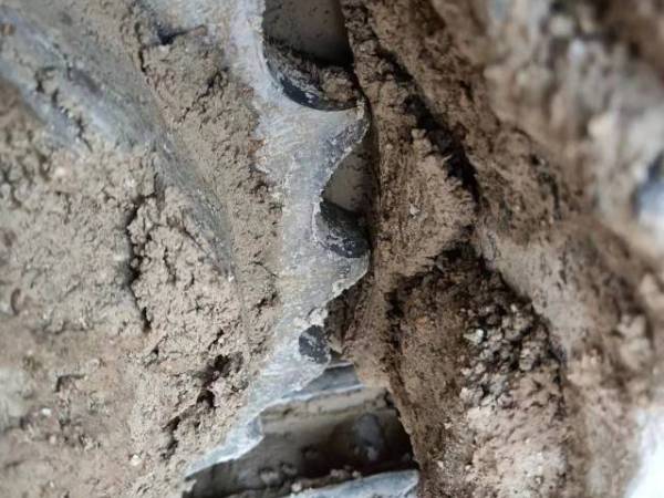 龍工LG6065履帶式挖掘機