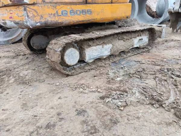 龍工LG6065履帶式挖掘機