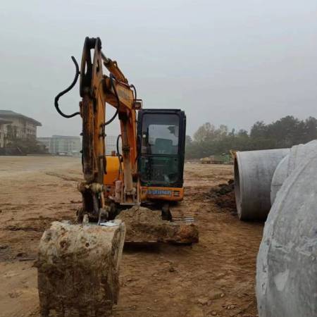 龙工LG6065履带式挖掘机