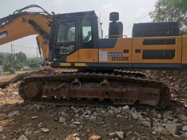 徐工XE550DK履帶式挖掘機