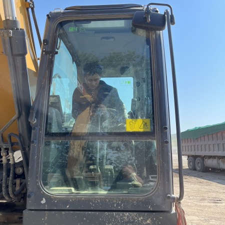 徐工XE200DA履带式挖掘机