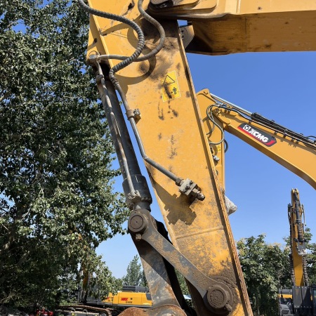 徐工XE200DA履带式挖掘机