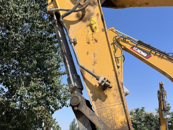 徐工XE200DA履帶式挖掘機