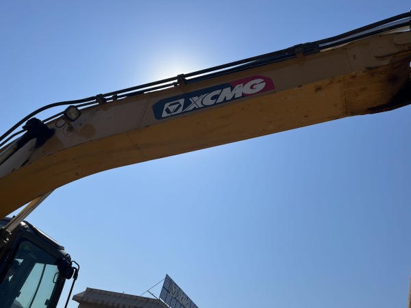 徐工XE200DA履帶式挖掘機