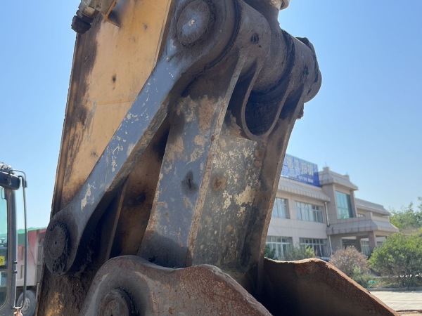 徐工XE200DA履帶式挖掘機