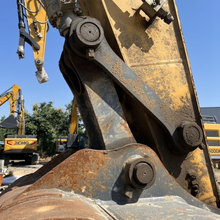 徐工XE200DA履带式挖掘机