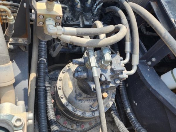 徐工XE550DK履帶式挖掘機