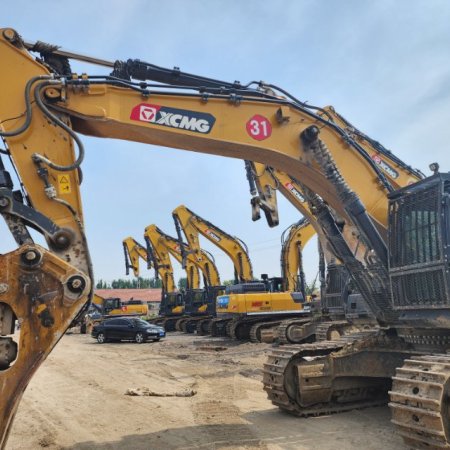 徐工XE550DK履带式挖掘机