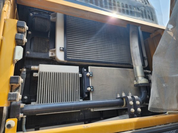 徐工XE550DK履帶式挖掘機