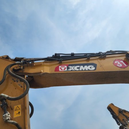 徐工XE550DK履带式挖掘机