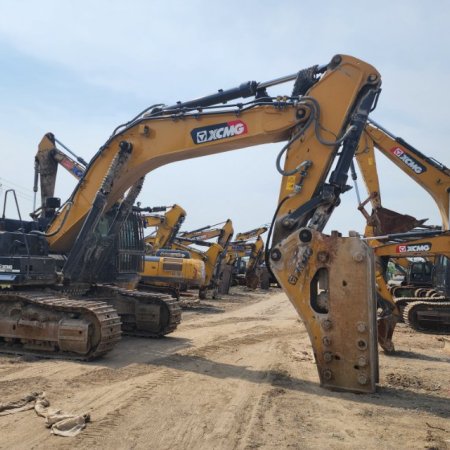 徐工XE550DK履带式挖掘机