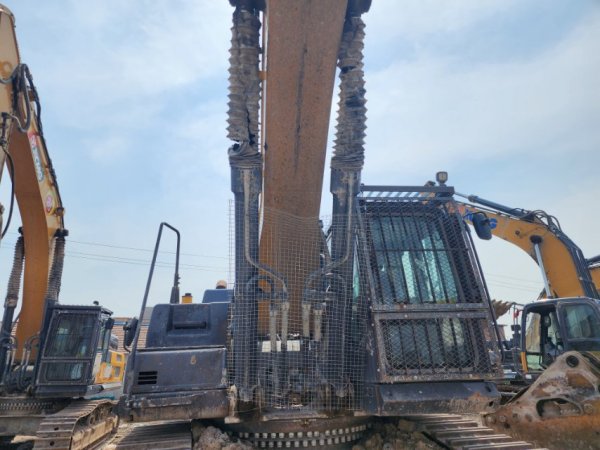 徐工XE550DK履帶式挖掘機