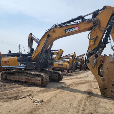 徐工XE550DK履带式挖掘机