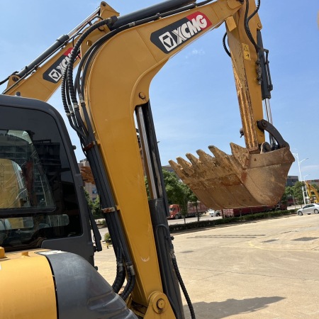 徐工XE55DA履带式挖掘机