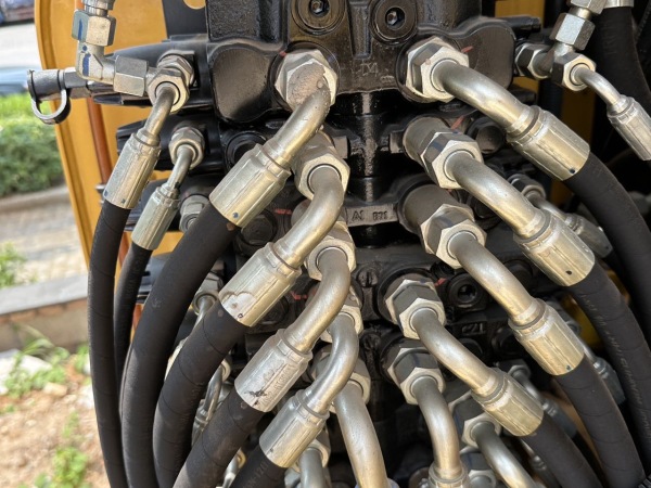 徐工XE60DA履帶式挖掘機(jī)