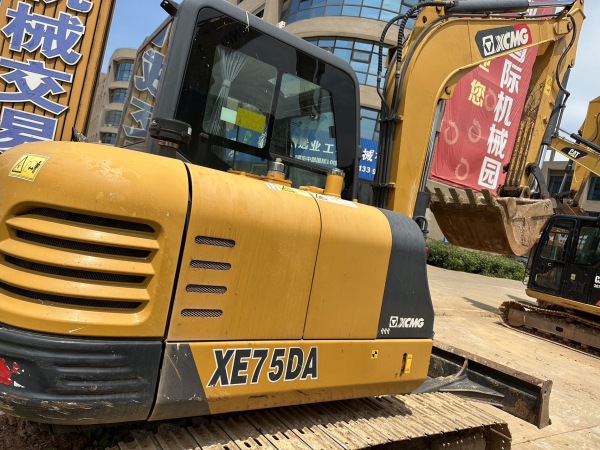 徐工XE60DA履帶式挖掘機(jī)