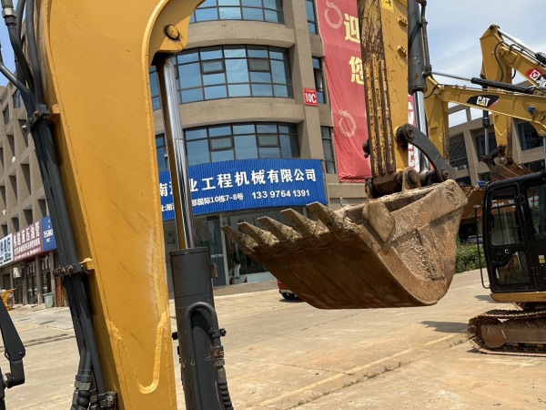 徐工XE60DA履帶式挖掘機(jī)