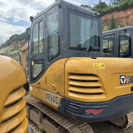 徐工XE60DA履带式挖掘机