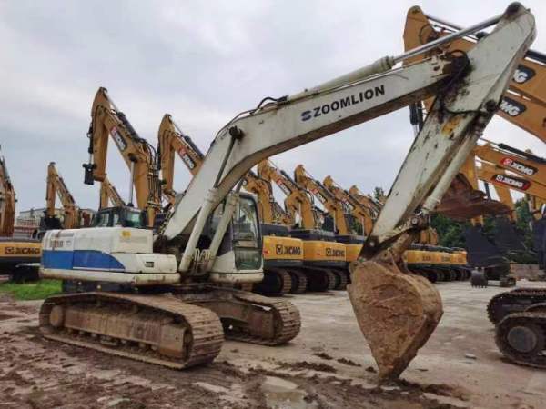 中聯(lián)重科ZE205E履帶式挖掘機