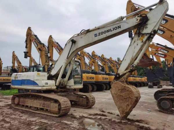 中聯(lián)重科ZE205E履帶式挖掘機