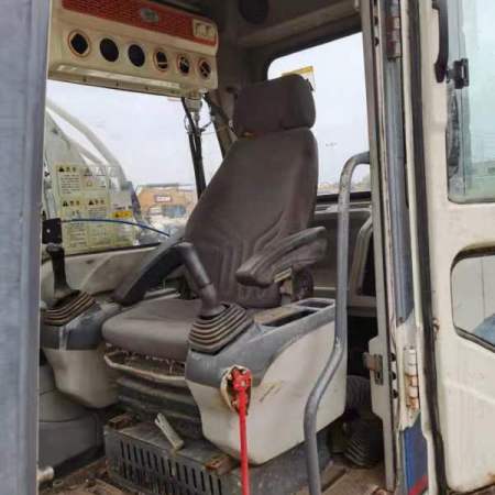 中联重科ZE205E履带式挖掘机