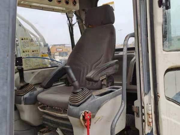 中聯(lián)重科ZE205E履帶式挖掘機