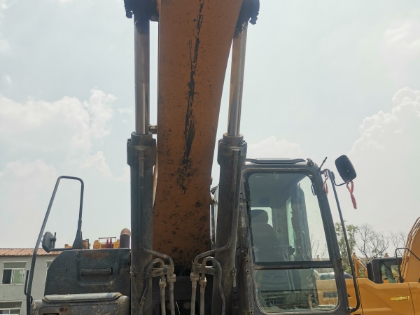 徐工XE400DK履帶式挖掘機(jī)