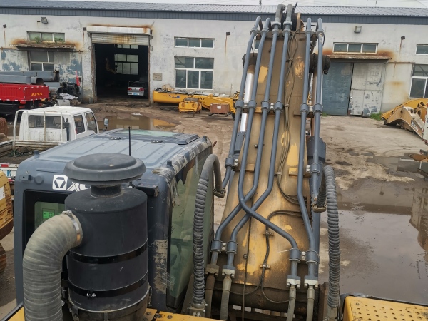 徐工XE400DK履帶式挖掘機(jī)