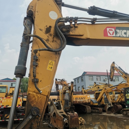 徐工XE400DK履带式挖掘机