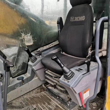 徐工XE400DK履带式挖掘机