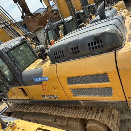 徐工XE370D履带式挖掘机