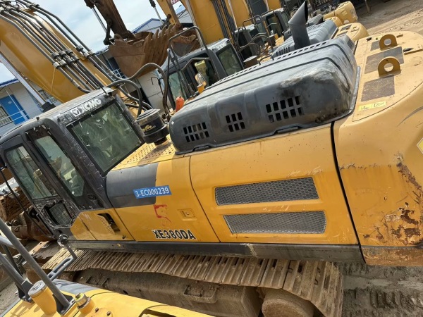 徐工XE370D履帶式挖掘機(jī)