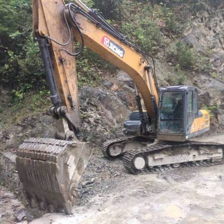 徐工XE215DA履带式挖掘机