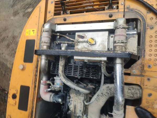 徐工XE215DA履帶式挖掘機(jī)