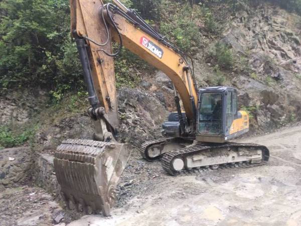 徐工XE215DA履帶式挖掘機(jī)