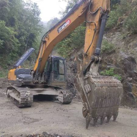 徐工XE215DA履带式挖掘机