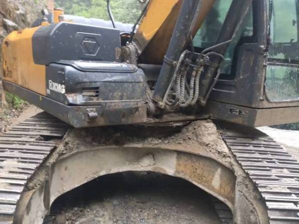 徐工XE215DA履帶式挖掘機(jī)