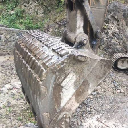 徐工XE215DA履带式挖掘机