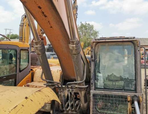 三一重工SY365C履带式挖掘机