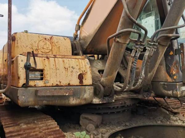 三一重工SY365C履帶式挖掘機(jī)