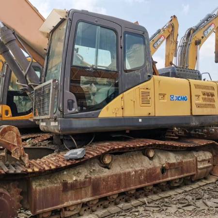 三一重工SY365C履带式挖掘机