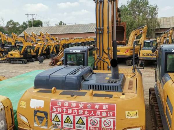 徐工XE370D履帶式挖掘機