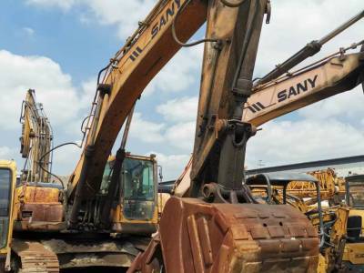 三一重工SY365C履帶式挖掘機(jī)