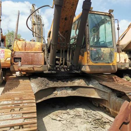 三一重工SY365C履带式挖掘机