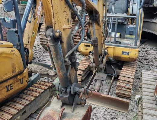 徐工XE15C履带式挖掘机