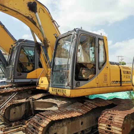 力士德SC220.8履带式挖掘机