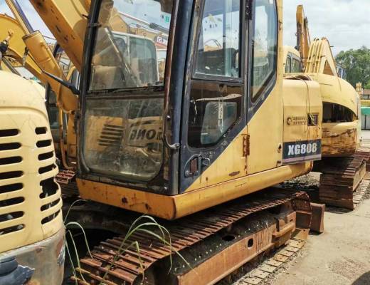 厦工XG808履带式挖掘机
