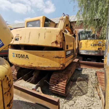厦工XG808履带式挖掘机