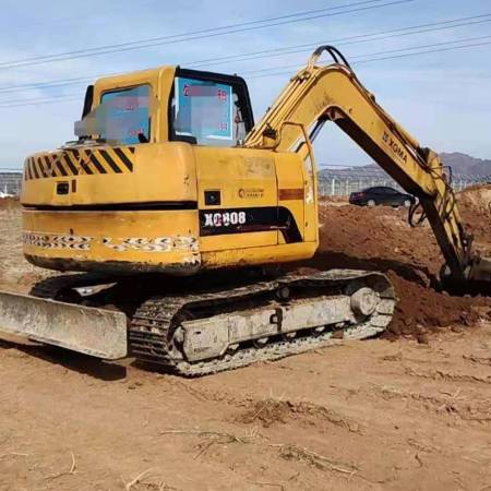 厦工XG808履带式挖掘机