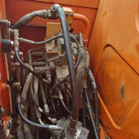 斗山DX80履带式挖掘机